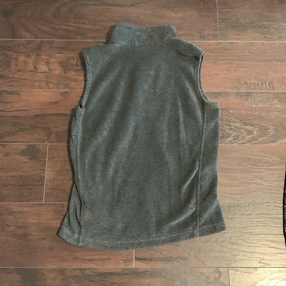 Men’s Columbia Fleece Lightweight Zip Up Vest, sz Medium. - Picture 8 of 9